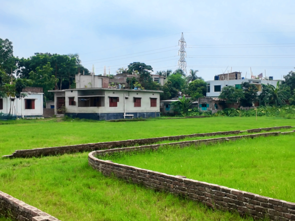 চৌড়হাস মোড় থেকে ৬০০ গজ দূরে কোল্ড স্টোরেজের পেছনে ৫ কাঠার একটি প্লট বিক্রয় হবে